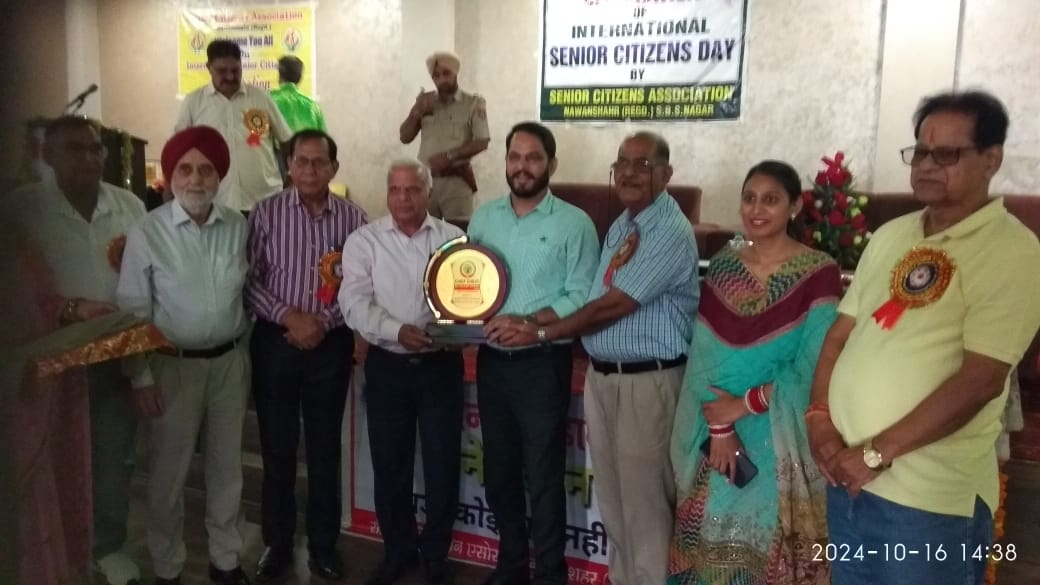 बुजुर्गों को अपने अधिकारों के प्रति जागरूक होना जरूरी-उपायुक्त।